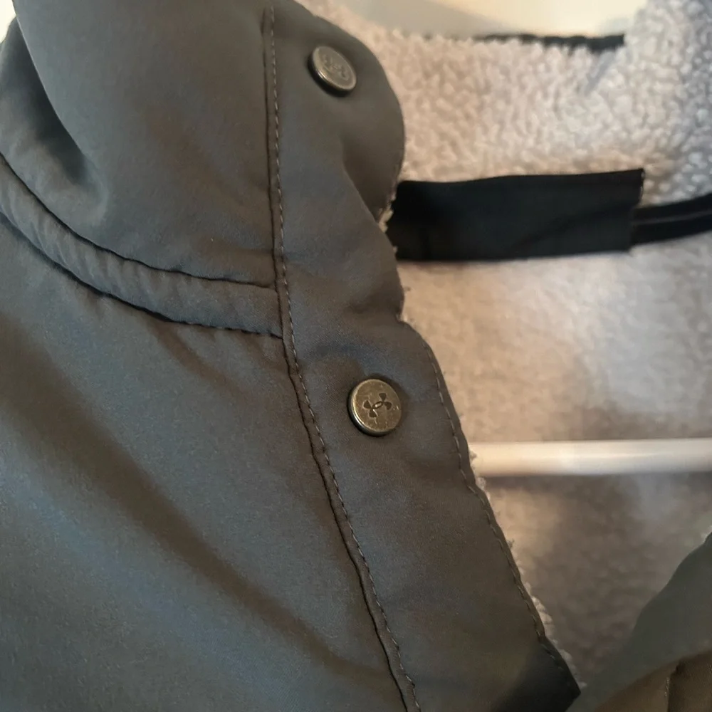 Under Armour Men’s 1/4 Snap Pullover Fleece Jacket Gray/White Size Medium‎